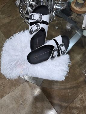 Women’s White Slide Sandals with Decorative Buckles